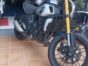 CFMOTO CL-X700