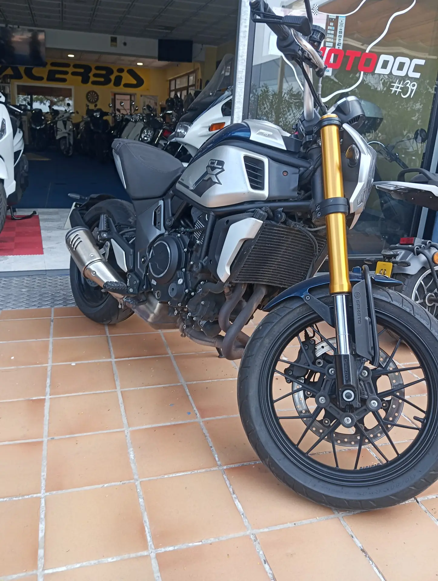 CFMOTO CL-X700